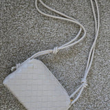 Janna | Kompaktowa torebka na ramię pleciona na co dzień