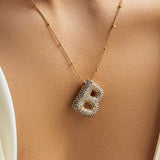 Savannah | Naszyjnik z Literą w Kształcie Bąbla z Diamentami