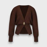 Enea – Kardigan z głębokim dekoltem w kształcie V i złotym guzikiem
