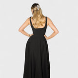 Amelia – Midi sukienka o płynnej, ponadczasowej formie