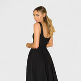 Amelia – Midi sukienka o płynnej, ponadczasowej formie