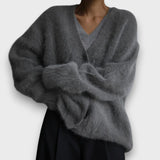 Laria – Miękki Kardigan o Klasycznym Kroju