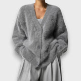Laria – Miękki Kardigan o Klasycznym Kroju