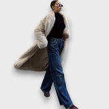 Liviane – Długi płaszcz z syntetycznego futra z nutą haute couture